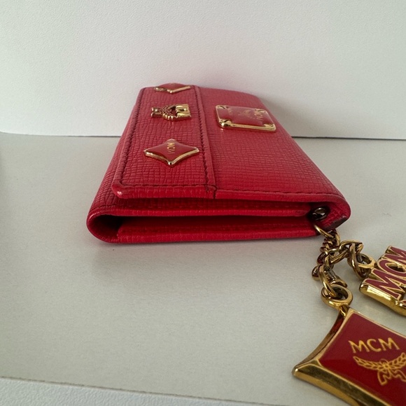 MCM Red 6 Ring Key Case Holder with charms and COA - Picture 6 of 12